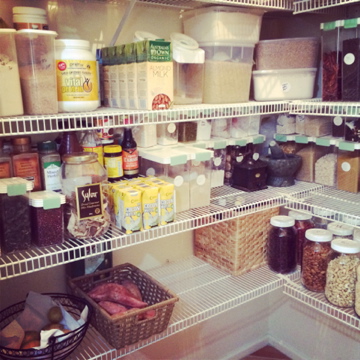 A Minimalist's Guide To Organising Your Pantry Essentials